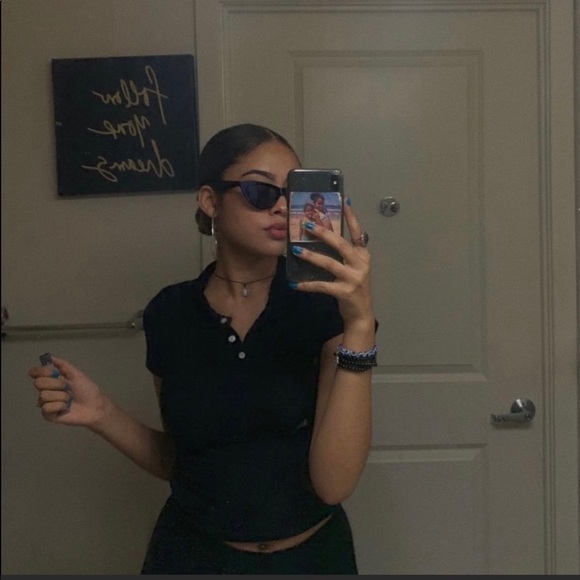 crop top - Picture 1 of 2